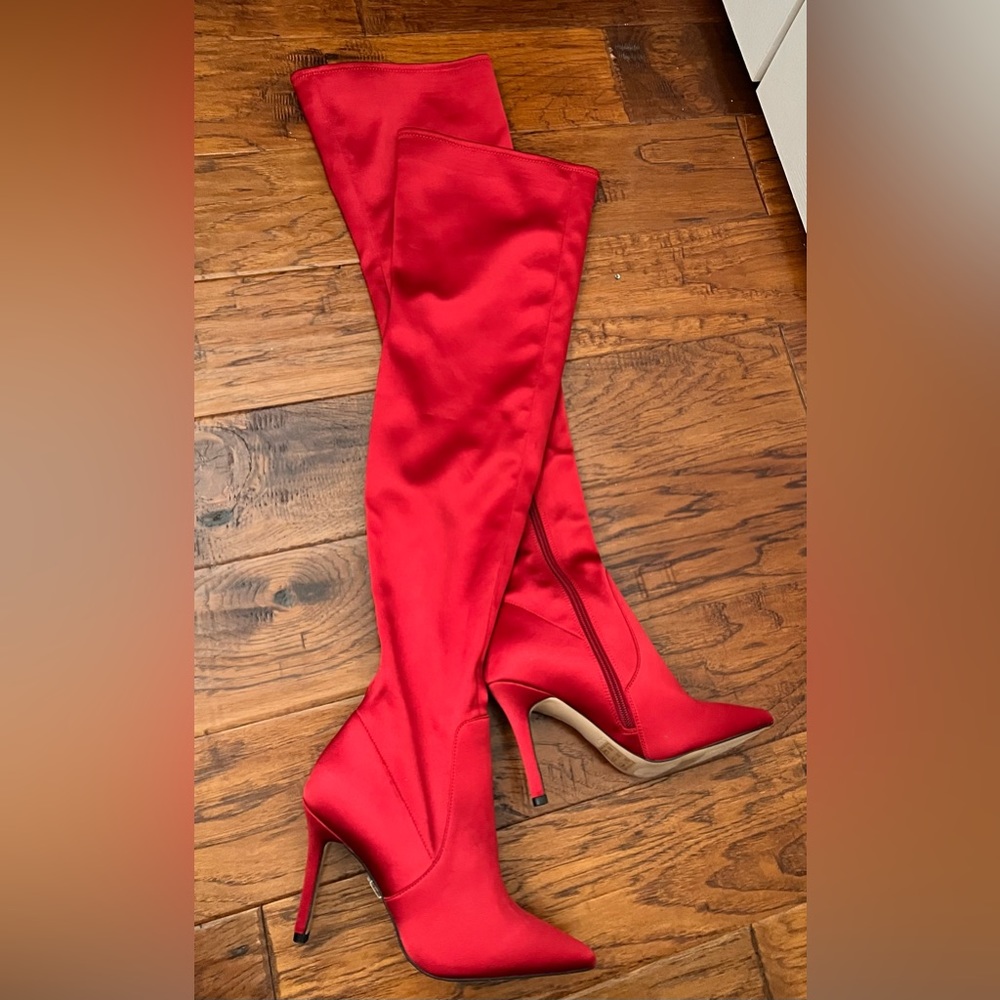 ♥️ NWT ALDO RED SATIN OVER THE KNEE BOOTS SZ 6.5 ♥️